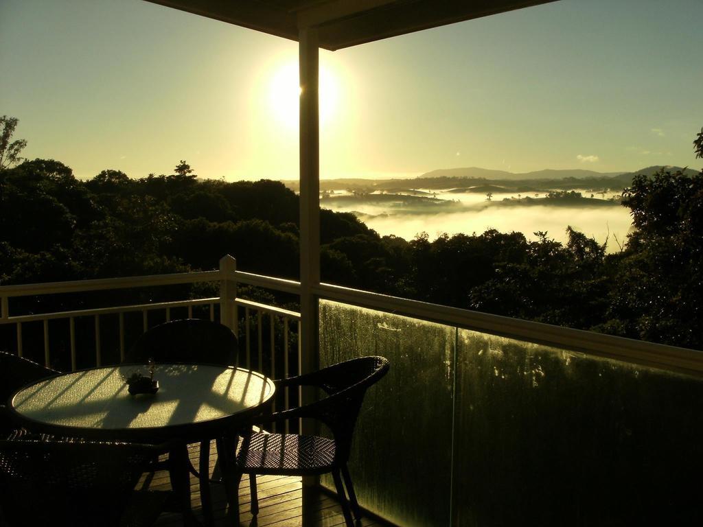 Tinaroo Sunset Retreat Acomodação com café da manhã Barrine Exterior foto